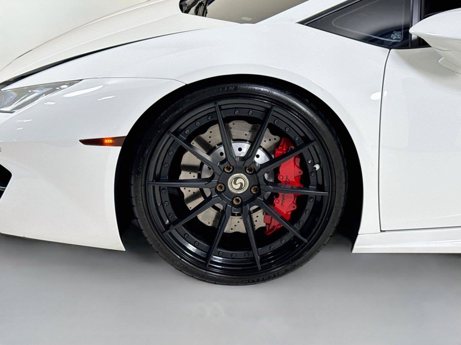 Used 2017 Lamborghini Huracan LP 580-2 RWD image 34