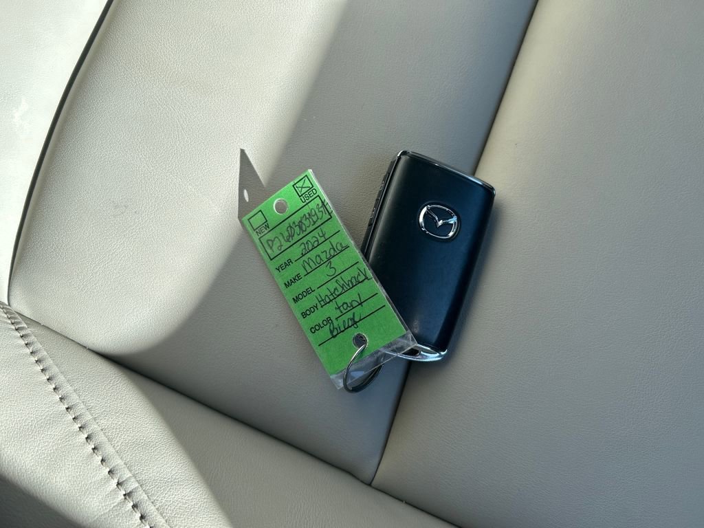 Used 2024 MAZDA MAZDA3 s image 31