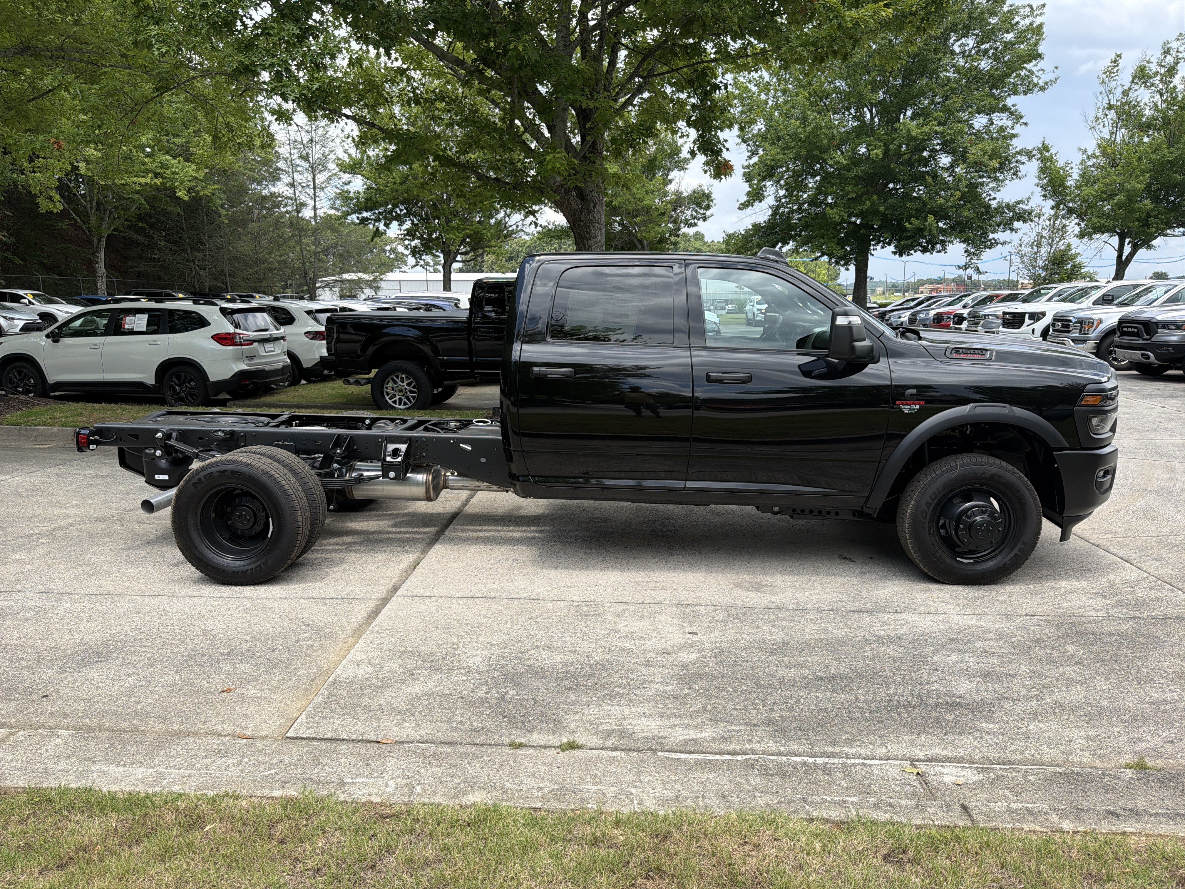 New 2026 RAM 3500 Tradesman AWD/4WD image 8