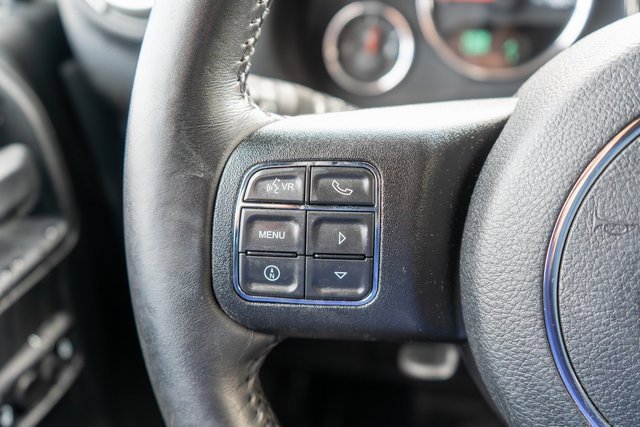 Used 2017 Jeep Wrangler Unlimited Rubicon w/ Connectivity Group image 22