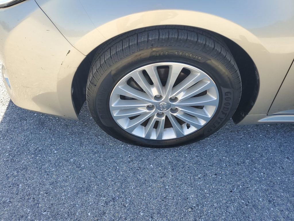 Used 2015 Toyota Avalon XLE Premium image 17