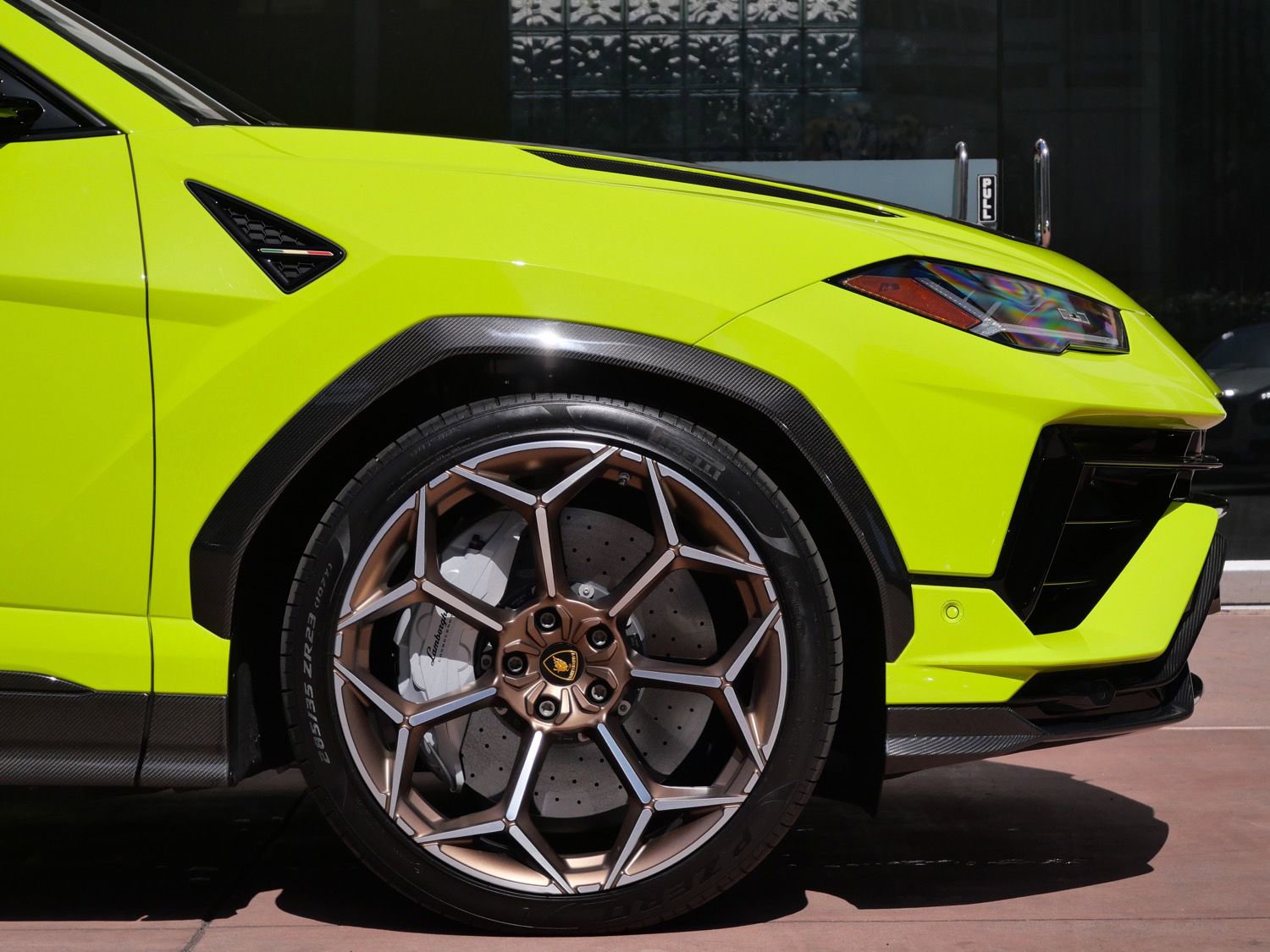 Used 2024 Lamborghini Urus Performante AWD/4WD image 9