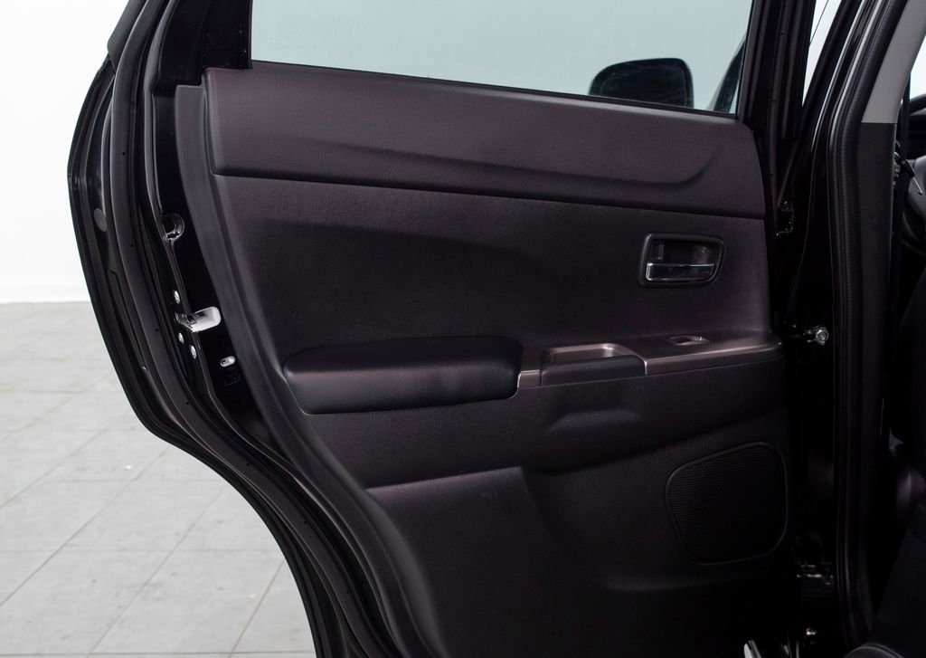 Used 2024 Mitsubishi Outlander Sport SE image 6