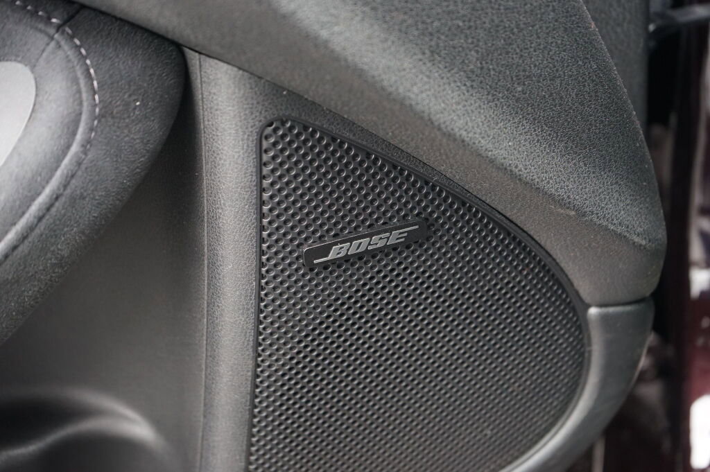 Used 2010 Nissan 370Z Touring w/ Sport Pkg RWD image 13