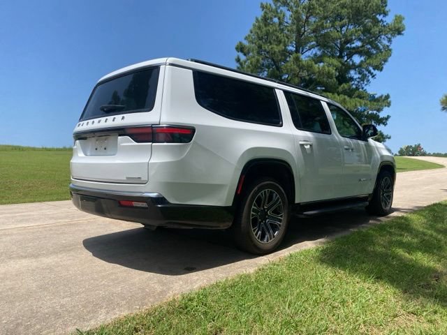 Used 2024 Jeep Wagoneer L Series II RWD image 6