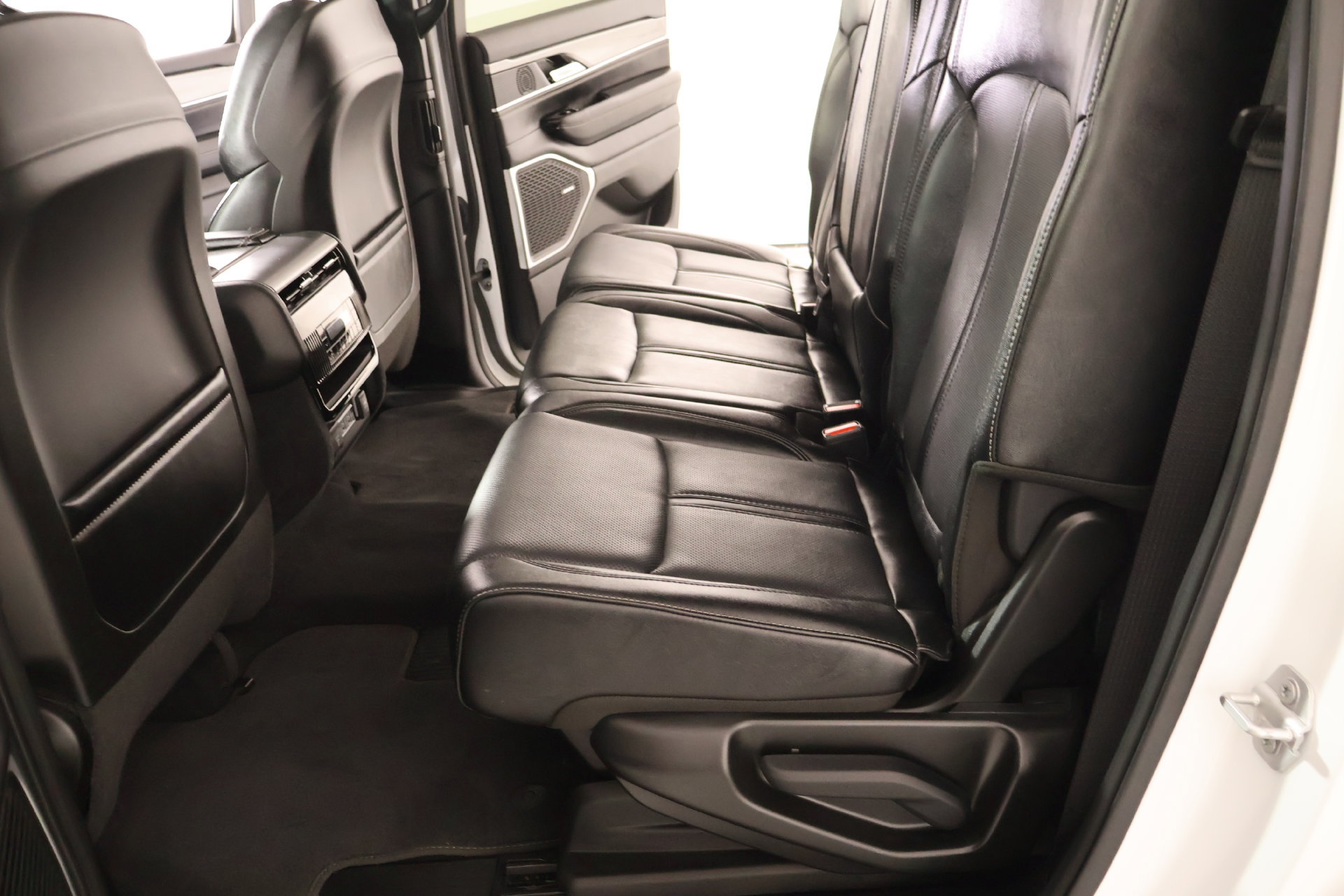 Used 2024 Jeep Wagoneer Series II RWD image 13