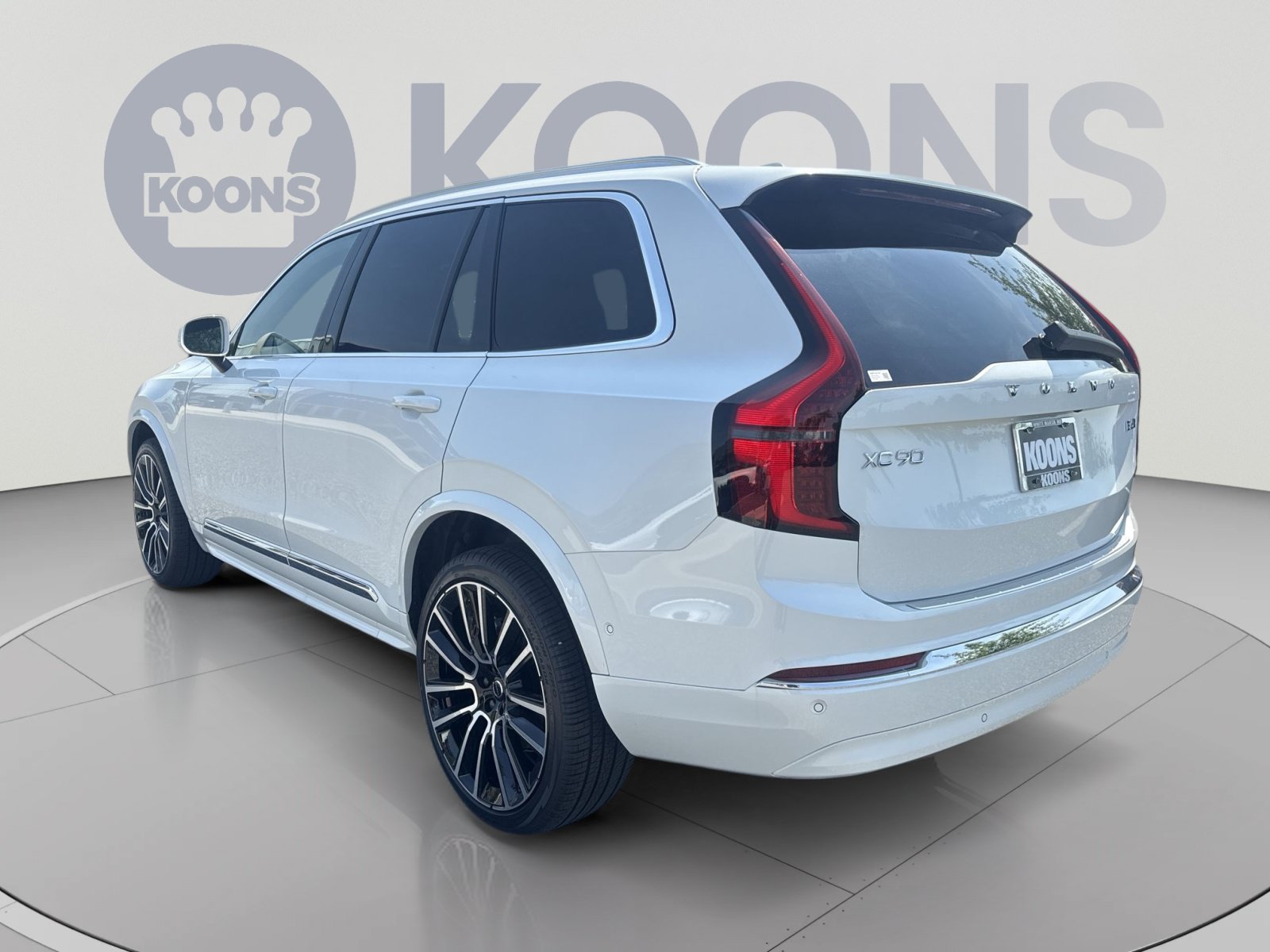 New 2026 Volvo XC90 B6 Plus w/ Protection Package Premier AWD/4WD image 4