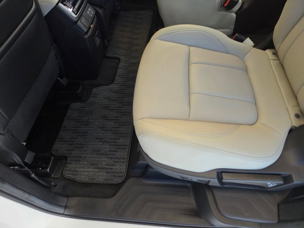 Used 2024 Subaru Ascent Limited w/ Technology Package image 21