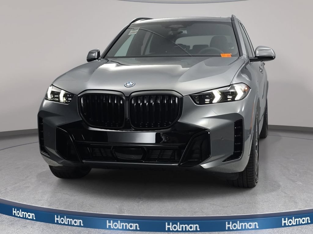 New 2026 BMW X5 xDrive50e w/ M Sport Package AWD/4WD image 2