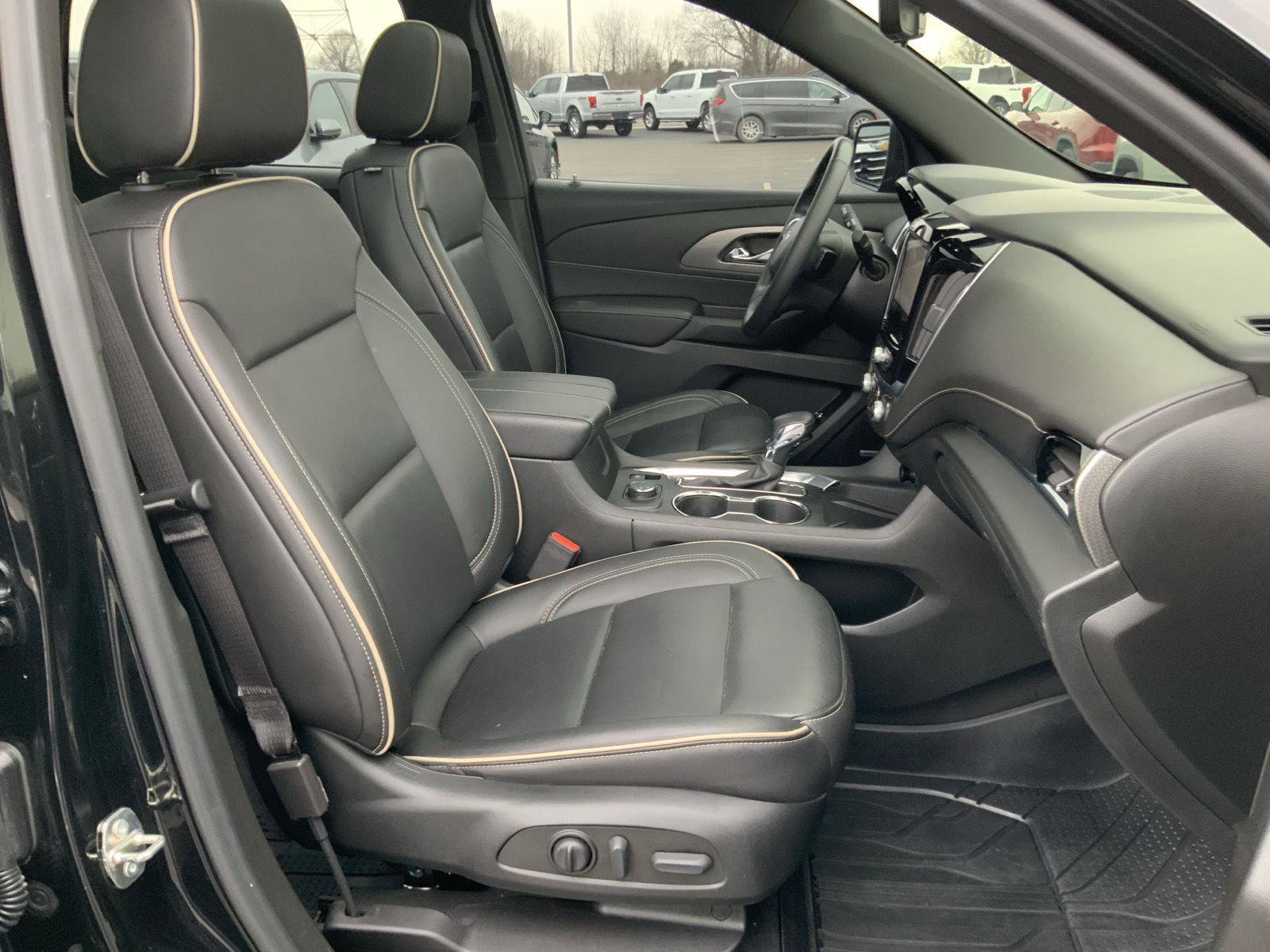 Used 2023 Chevrolet Traverse Premier w/ Redline Edition image 70
