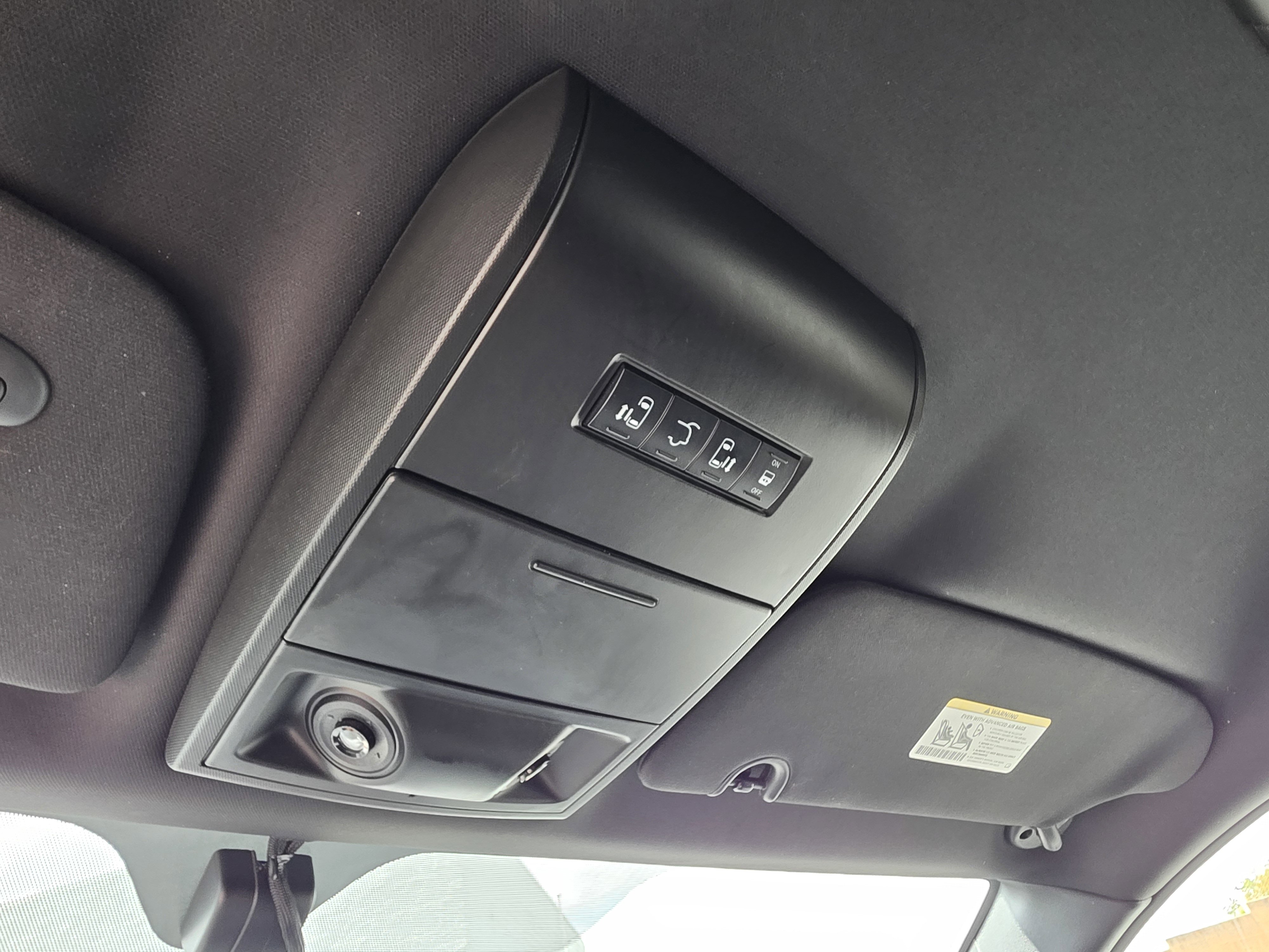 Used 2015 Chrysler Town & Country S w/ Trailer Tow Group FWD image 18