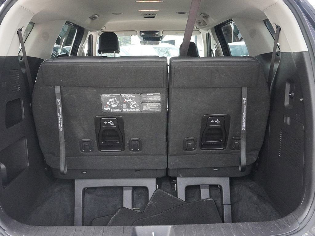 Used 2024 Kia Carnival EX image 19