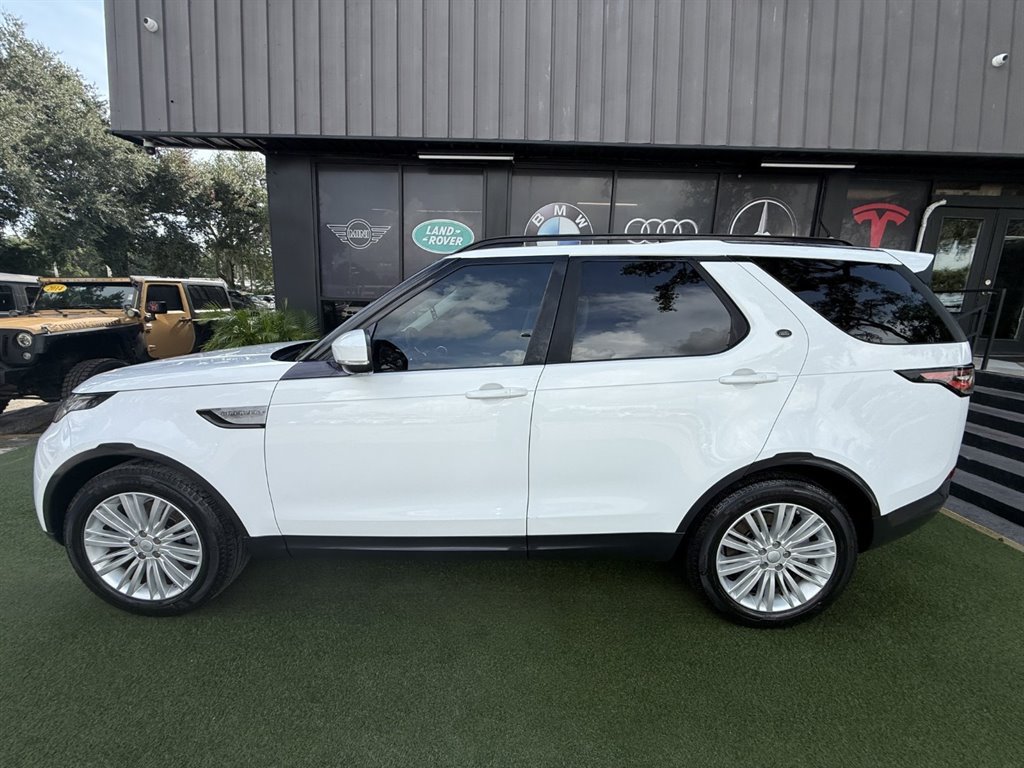 Used 2017 Land Rover Discovery HSE AWD/4WD image 7