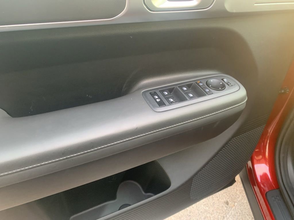 Used 2025 Hyundai Santa Fe SEL image 11