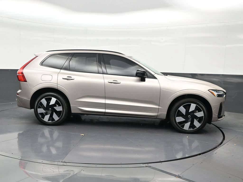 Used 2025 Volvo XC60 T8 Plus w/ Protection Package Premier AWD/4WD image 7
