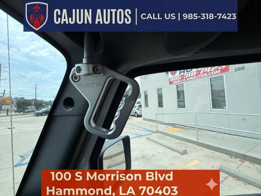 Used 2017 Jeep Wrangler Unlimited Rubicon AWD/4WD image 39