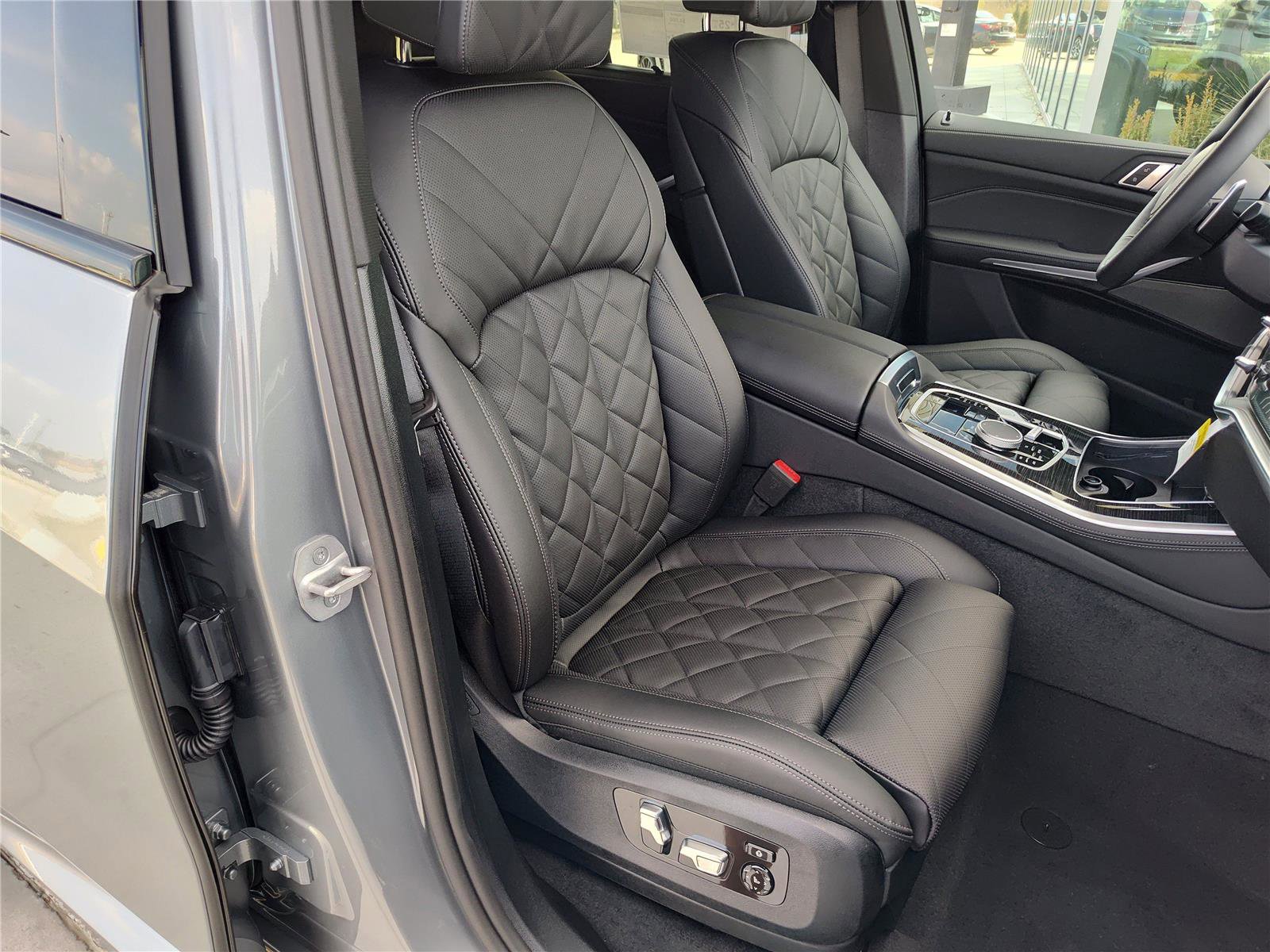 New 2026 BMW X5 sDrive40i w/ M Sport Package image 13