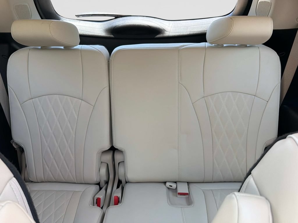 Used 2024 Buick Enclave Avenir FWD image 16