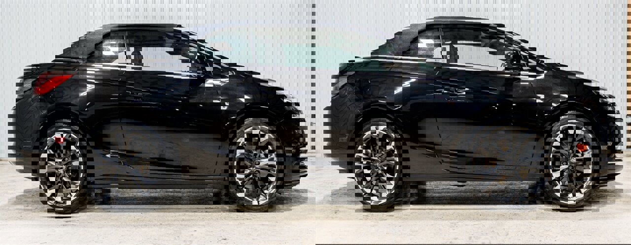 Used 2016 Buick Cascada Premium image 23