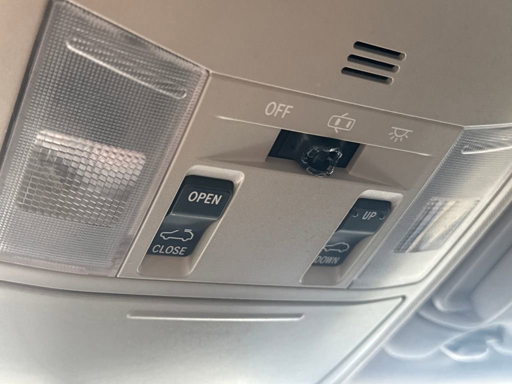 Used 2018 Toyota RAV4 XLE image 32