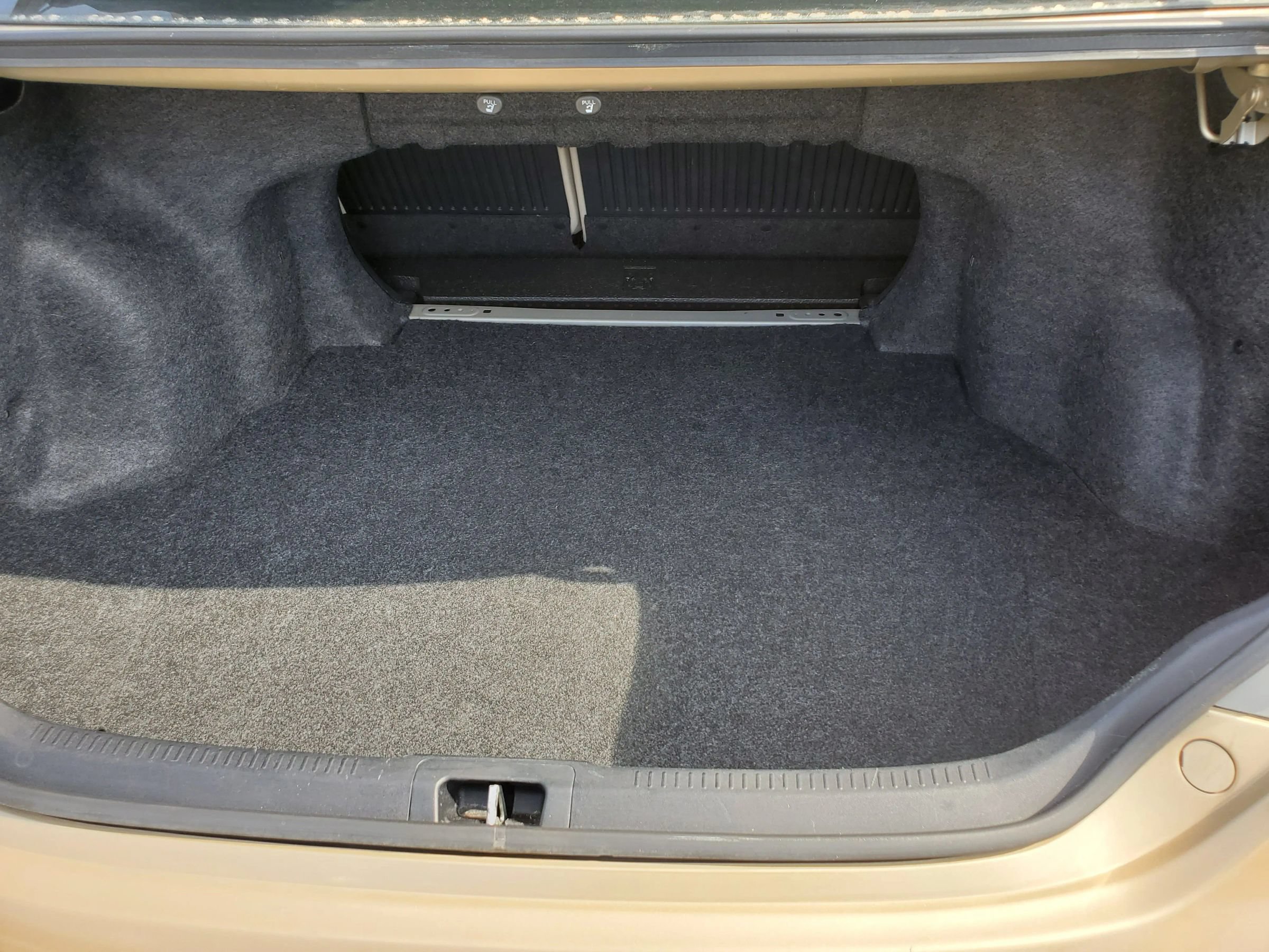 Used 2012 Toyota Camry LE FWD image 49