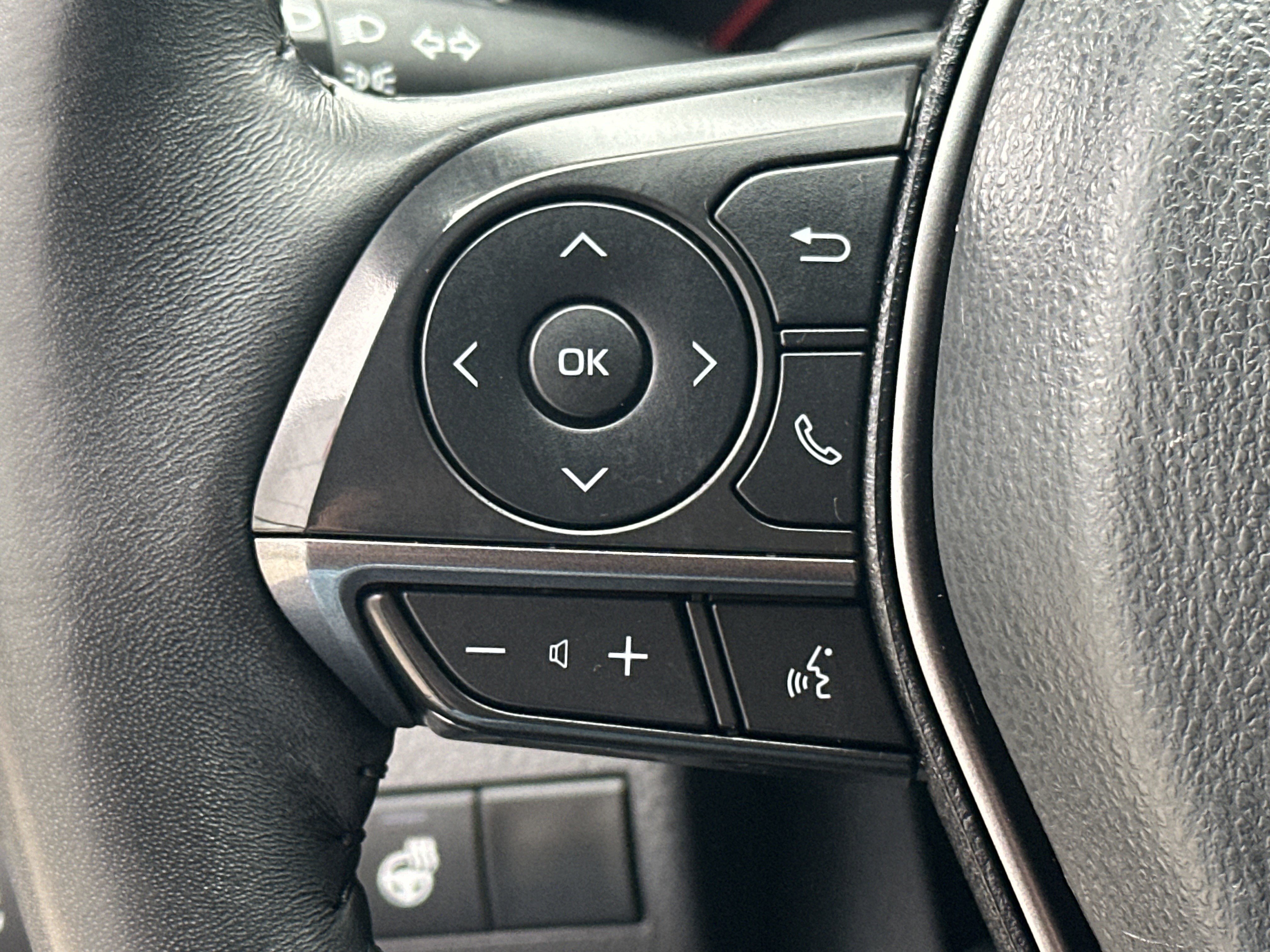 Used 2023 Toyota Camry XSE w/ Navigation Package FWD image 18