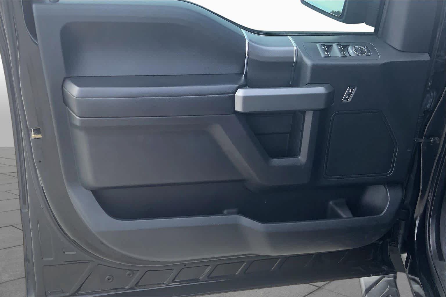 Used 2016 Ford F150 XLT w/ Equipment Group 302A Luxury RWD image 22