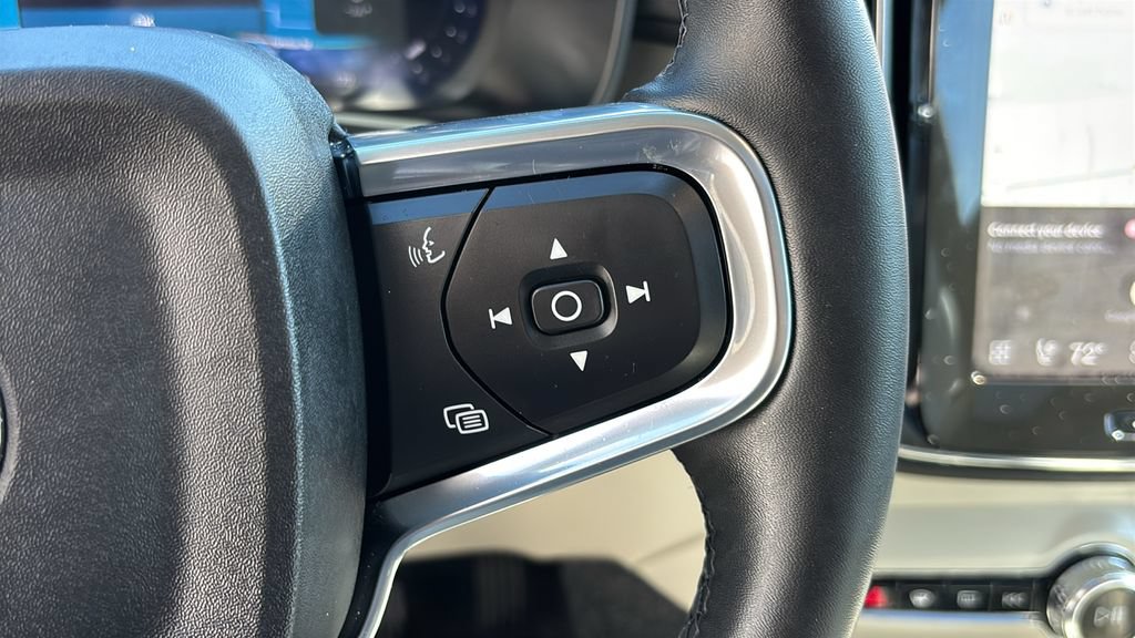 Certified 2026 Volvo XC40 B5 Plus AWD/4WD image 17