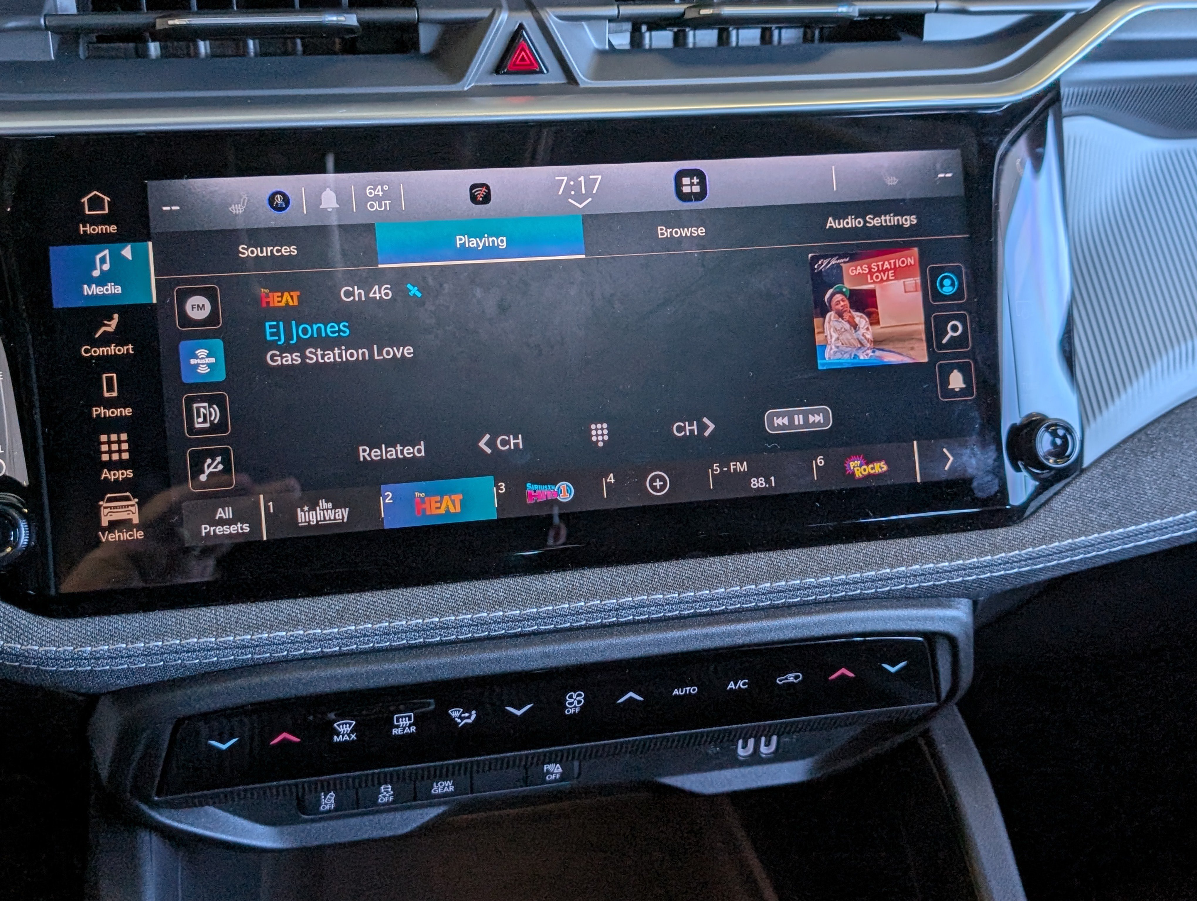 New 2026 Jeep Cherokee Laredo AWD/4WD image 25
