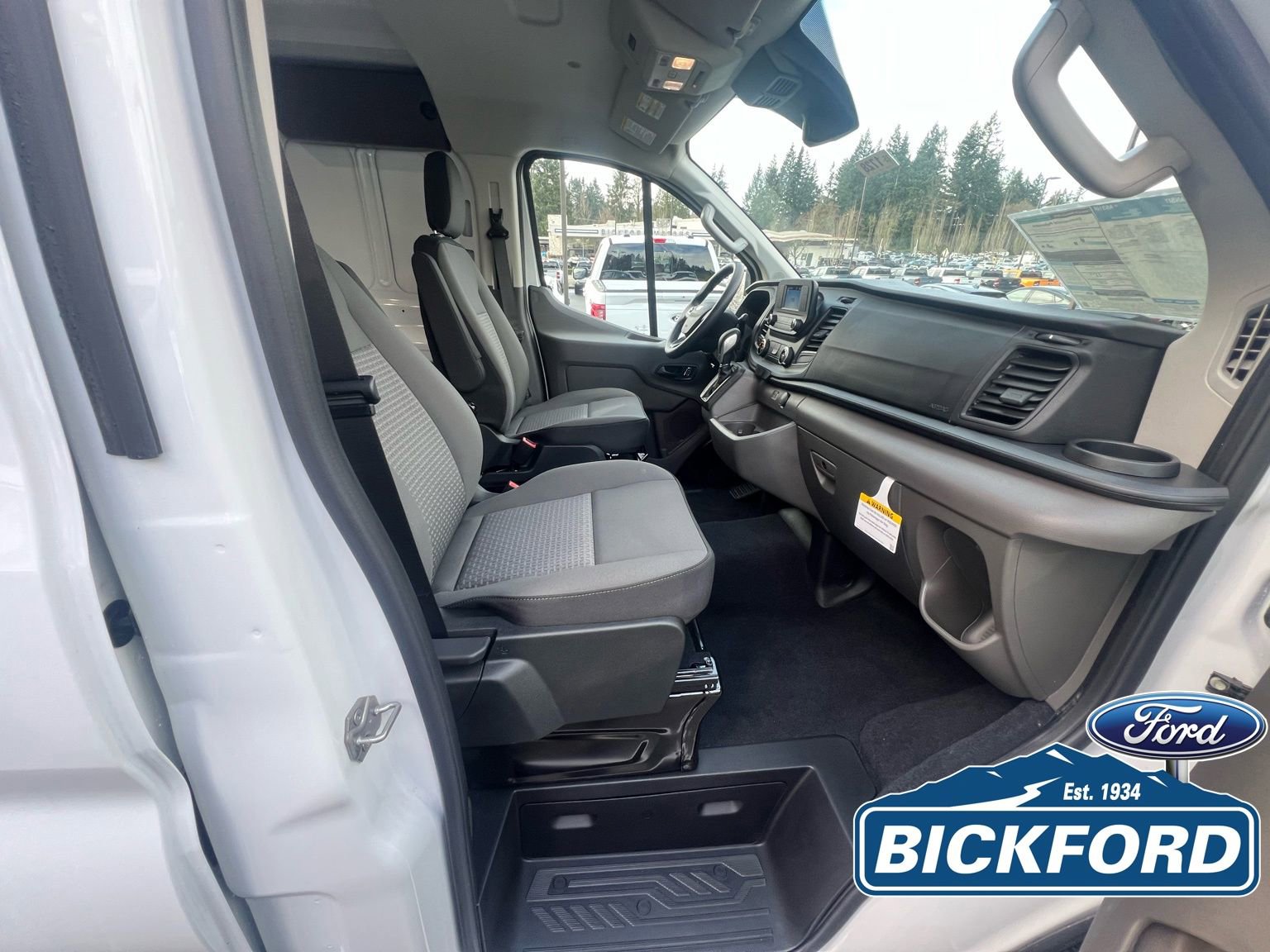 New 2025 Ford Transit 250 Low Roof RWD image 17