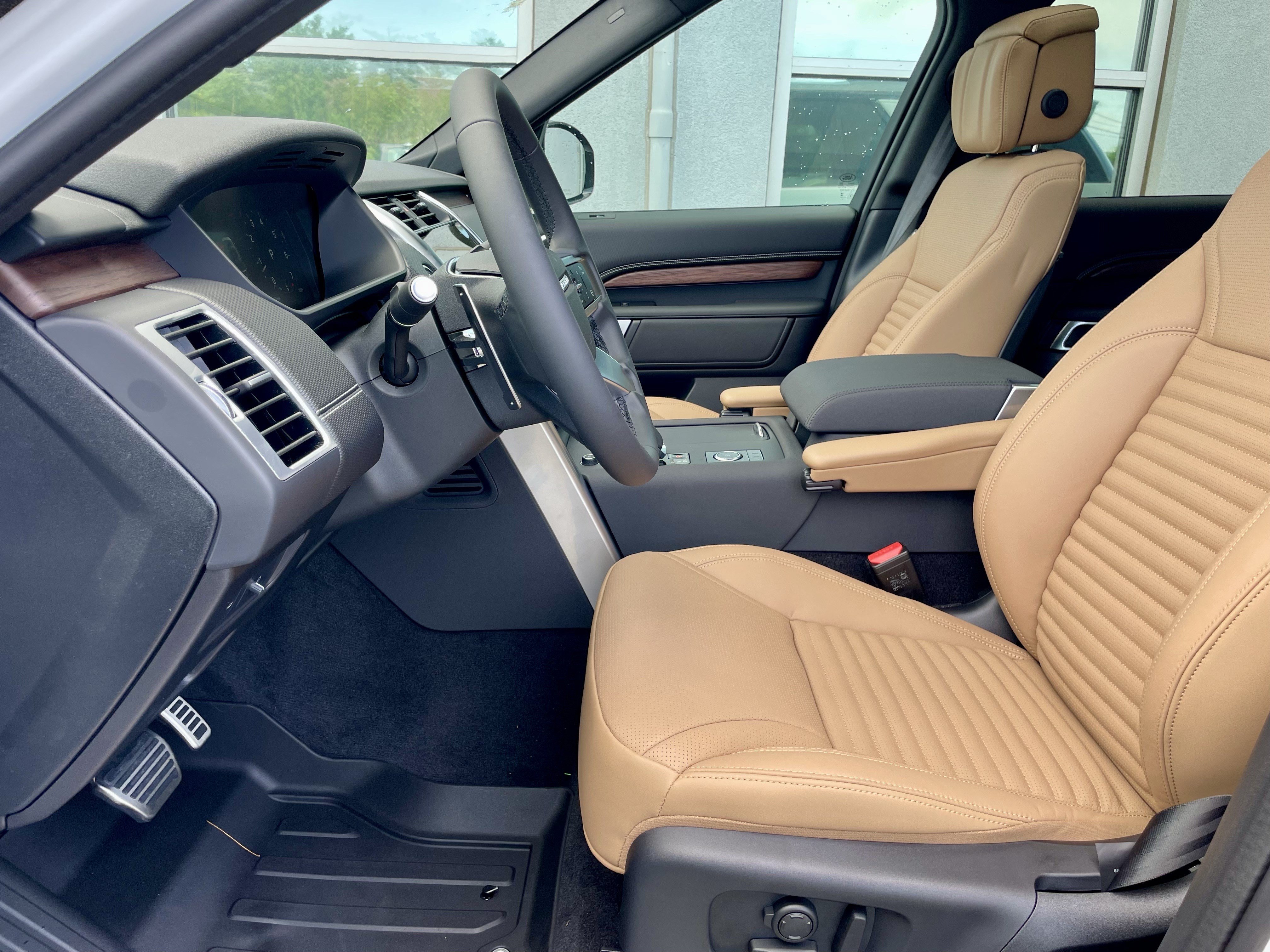 New 2026 Land Rover Discovery Dynamic SE AWD/4WD image 14