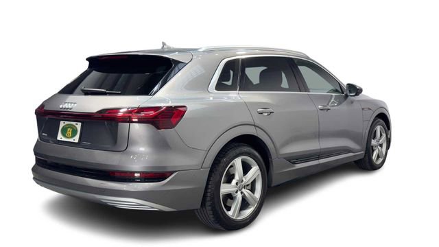 Used 2019 Audi e-tron Prestige w/ Prestige Package AWD/4WD image 2