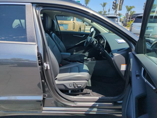 Certified 2024 Kia Niro Wave FWD image 32