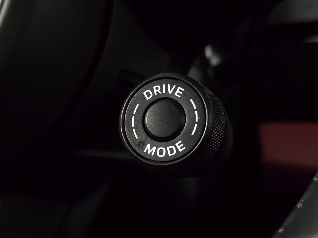 Certified 2025 Porsche Taycan 4S AWD/4WD image 43