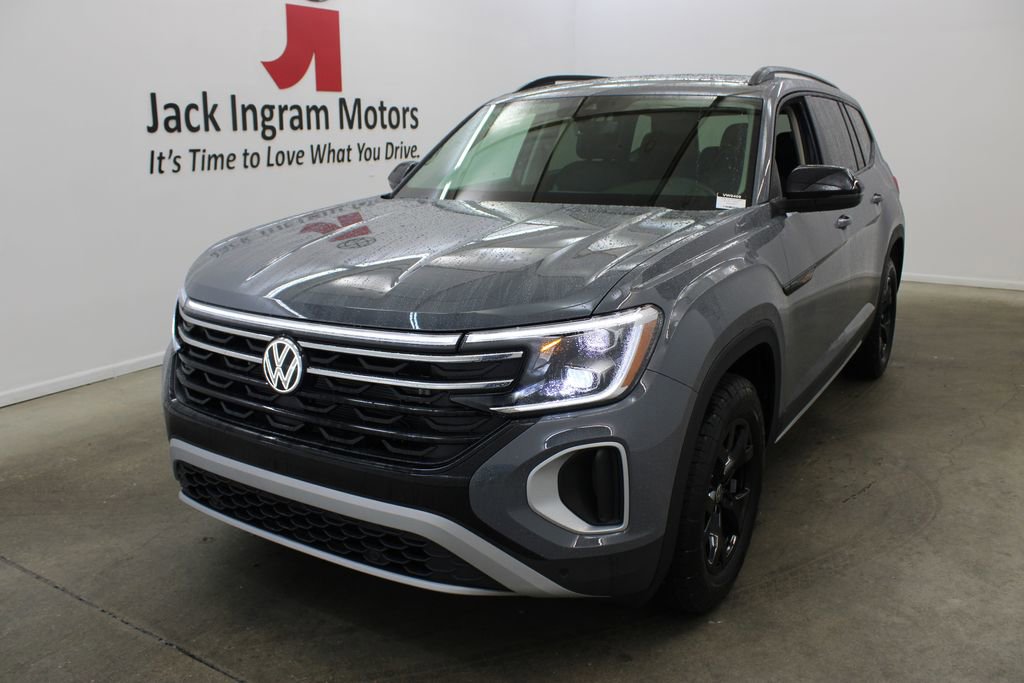 New 2026 Volkswagen Atlas Peak Edition AWD/4WD image 2
