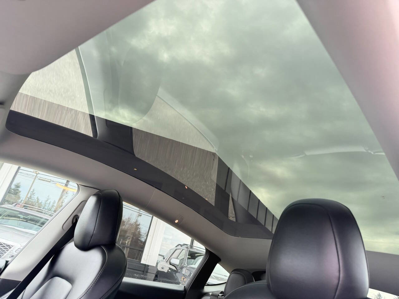 Used 2022 Tesla Model Y Performance image 34