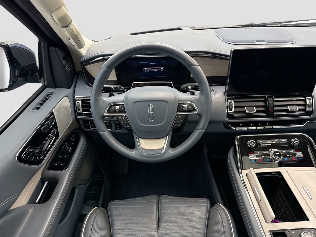 Used 2023 Lincoln Navigator L Black Label image 10