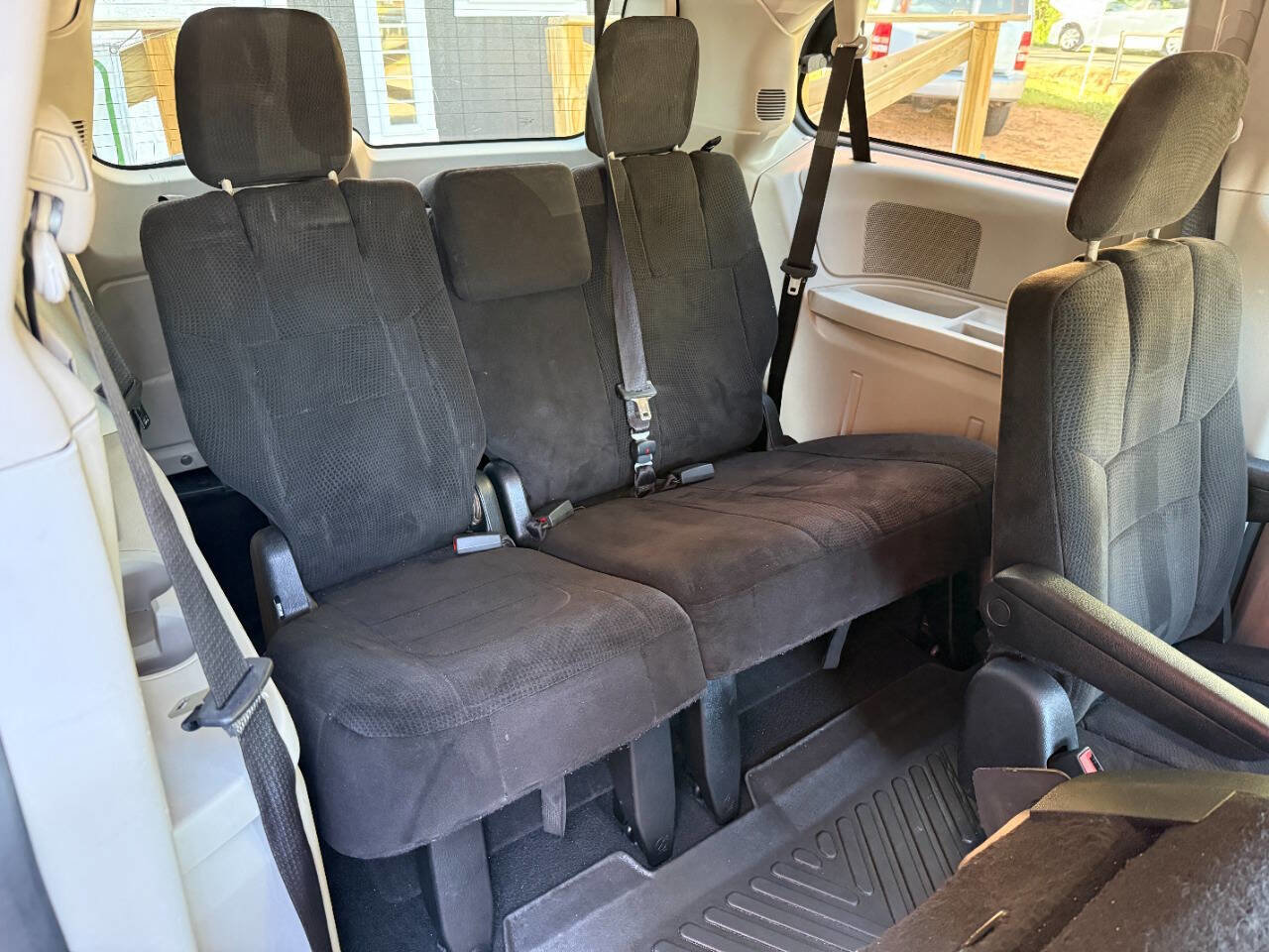 Used 2012 Dodge Grand Caravan SE FWD image 16