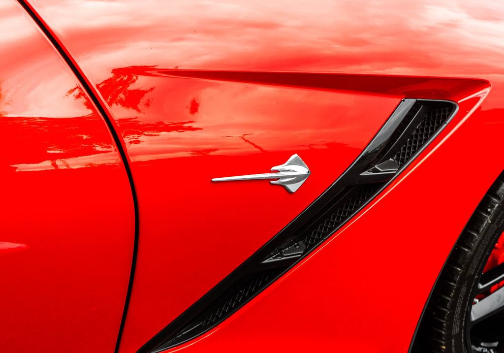 Used 2019 Chevrolet Corvette Stingray Coupe w/ 1LT RWD image 4