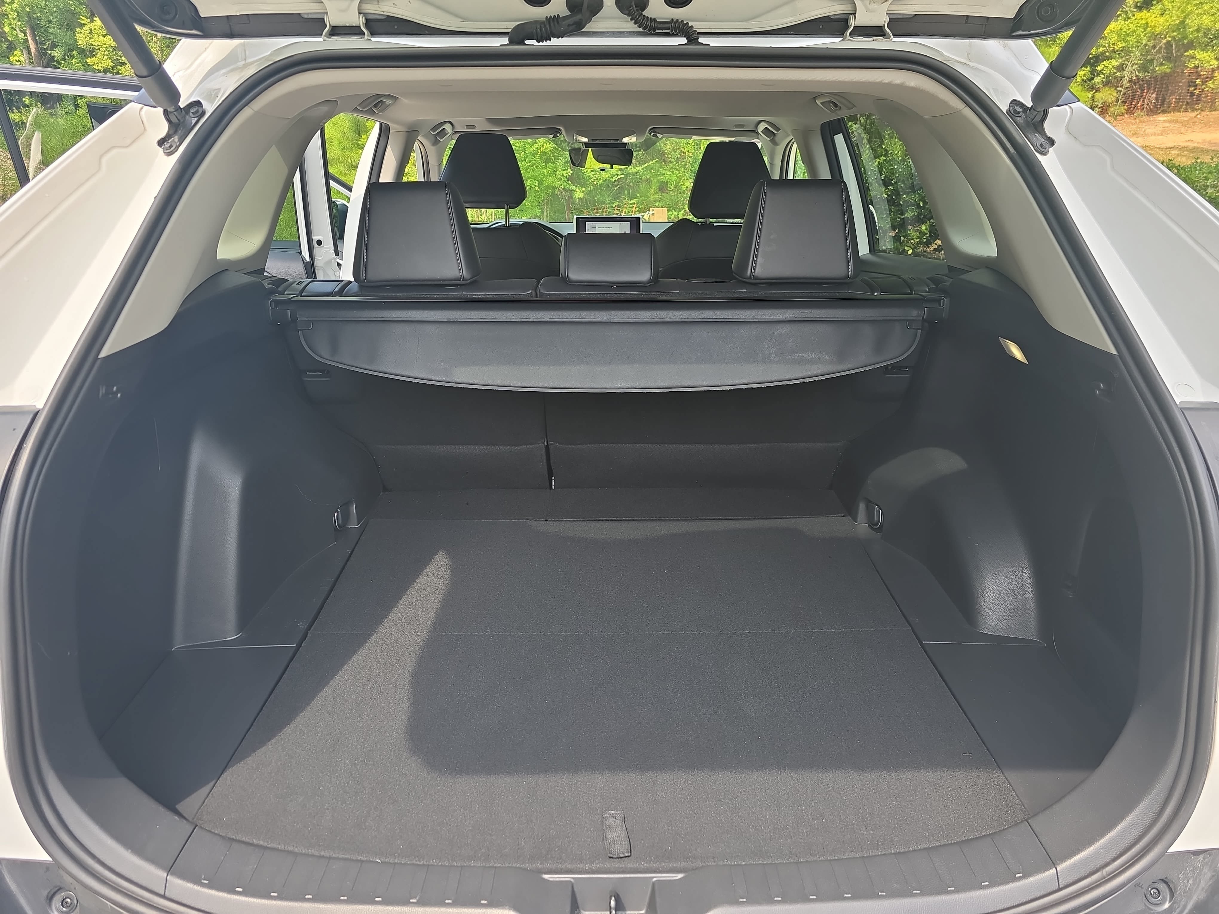 Used 2025 Toyota RAV4 XLE Premium FWD image 13