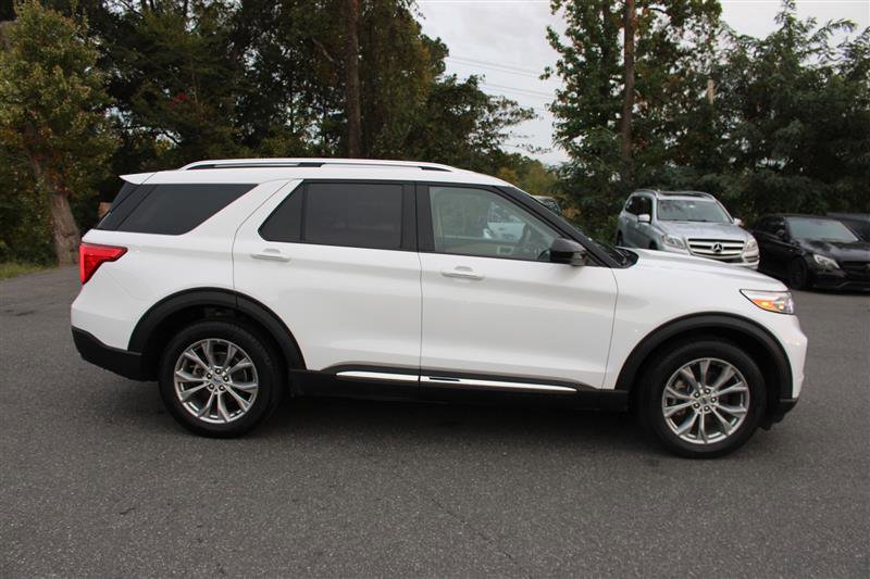 Used 2023 Ford Explorer Limited AWD/4WD image 9