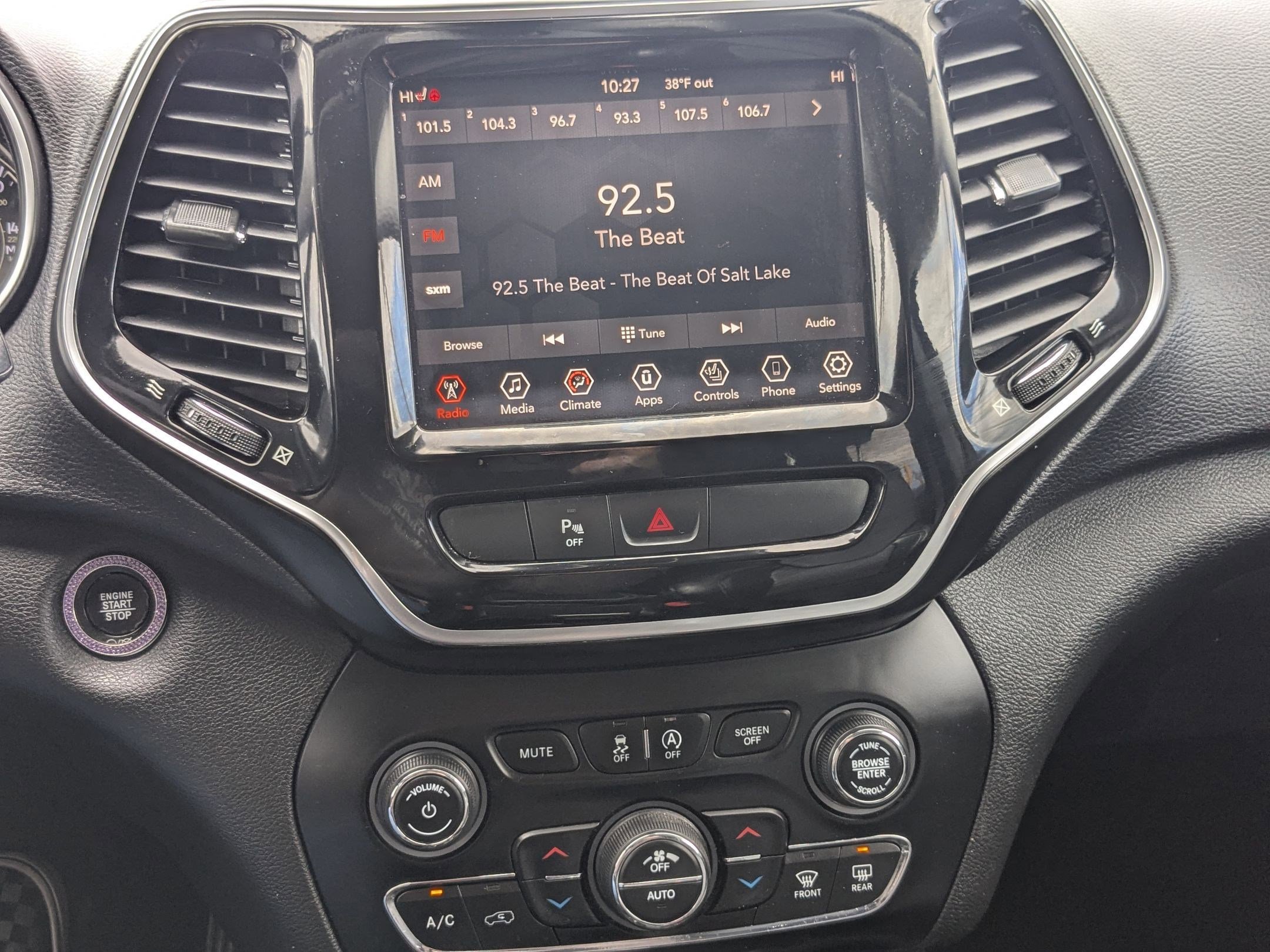 Used 2019 Jeep Cherokee Limited AWD/4WD image 25