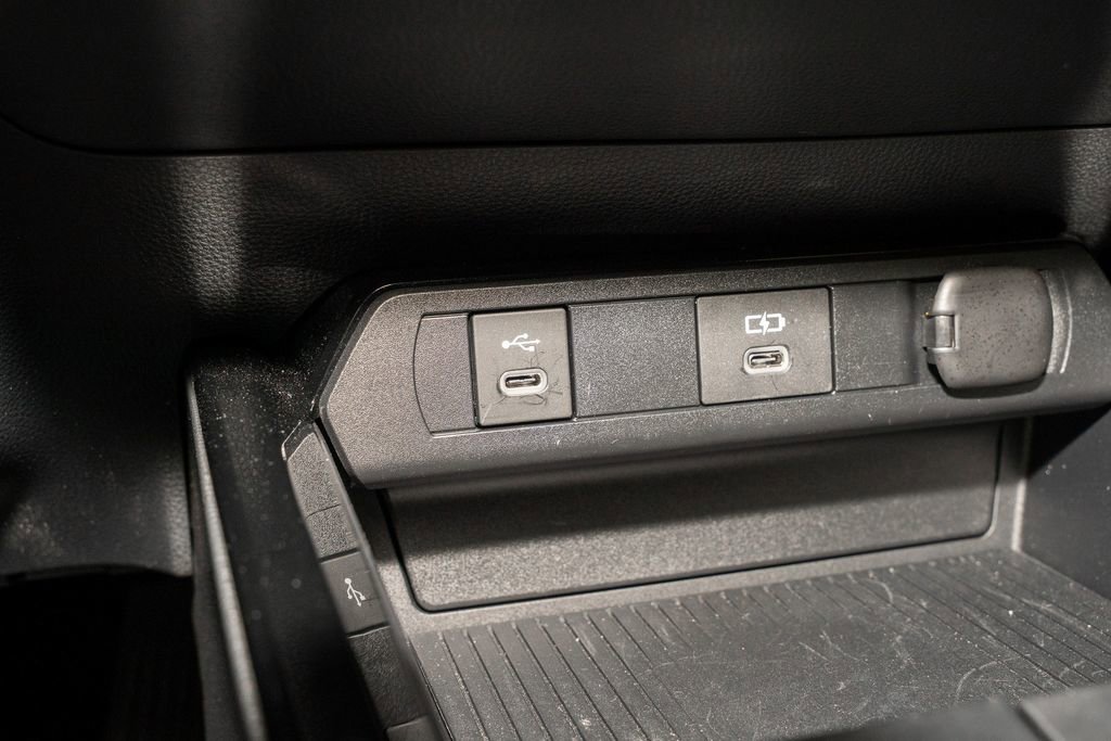 Used 2025 Toyota Prius Plug-In Hybrid image 15