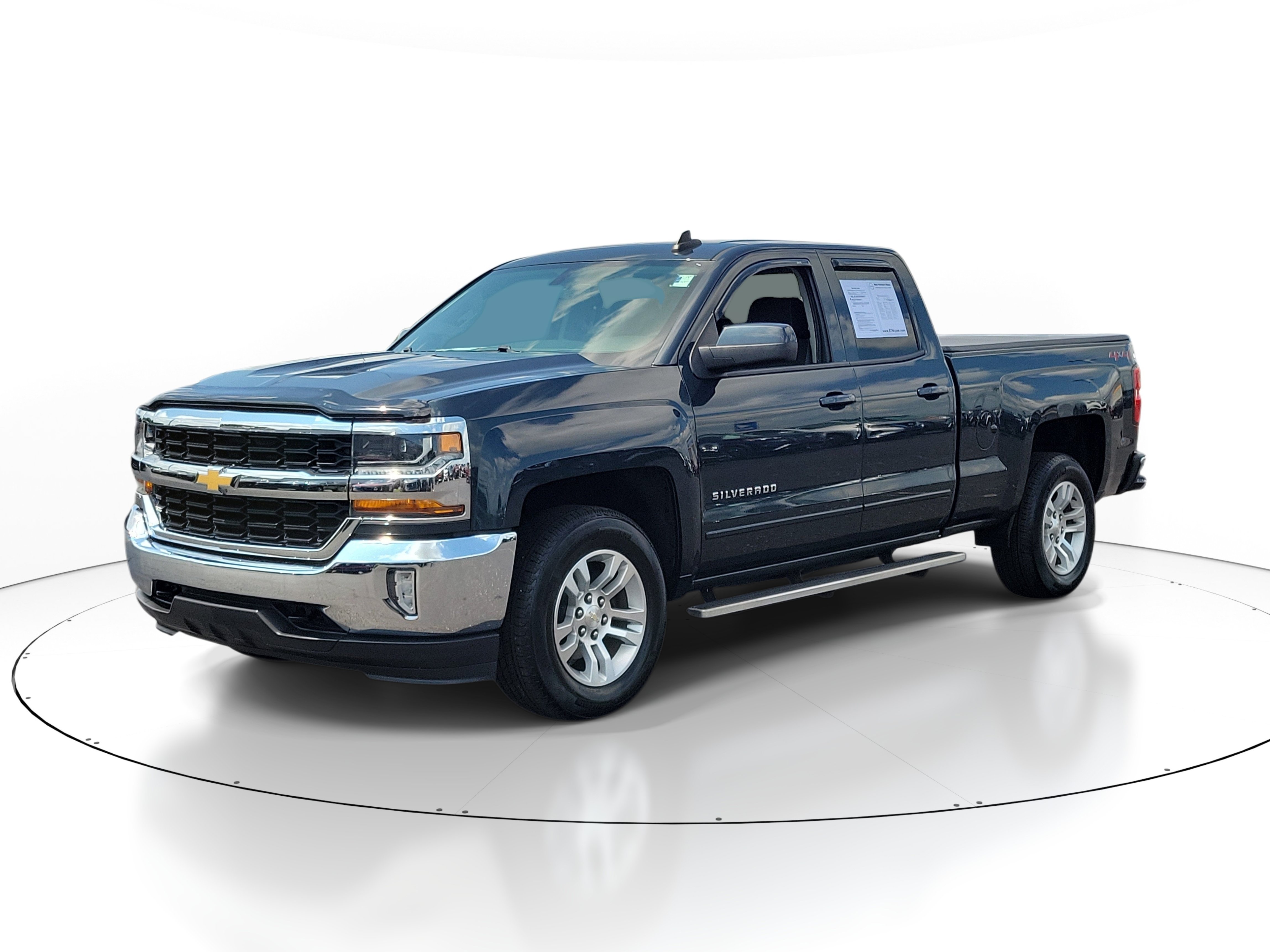 Used 2018 Chevrolet Silverado 1500 LT w/ All Star Edition AWD/4WD image 2