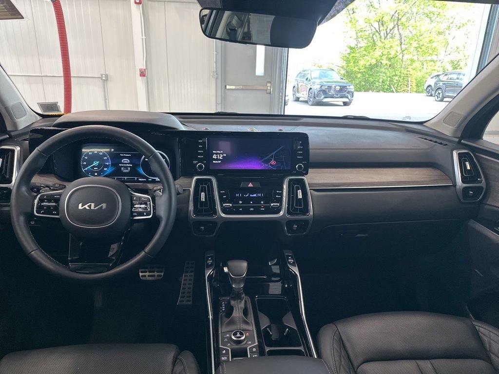 Certified 2023 Kia Sorento SX Prestige AWD/4WD image 9
