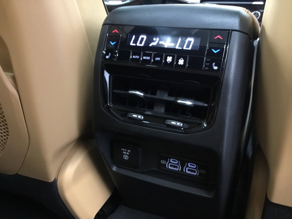 Used 2023 Jeep Grand Cherokee Summit w/ Adv Protech Group IV AWD/4WD image 23