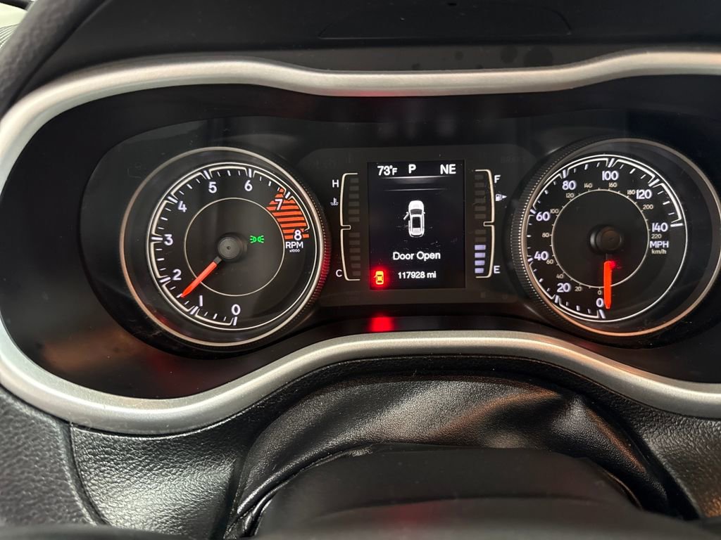 Used 2018 Jeep Cherokee Latitude Plus w/ Cold Weather Group image 19