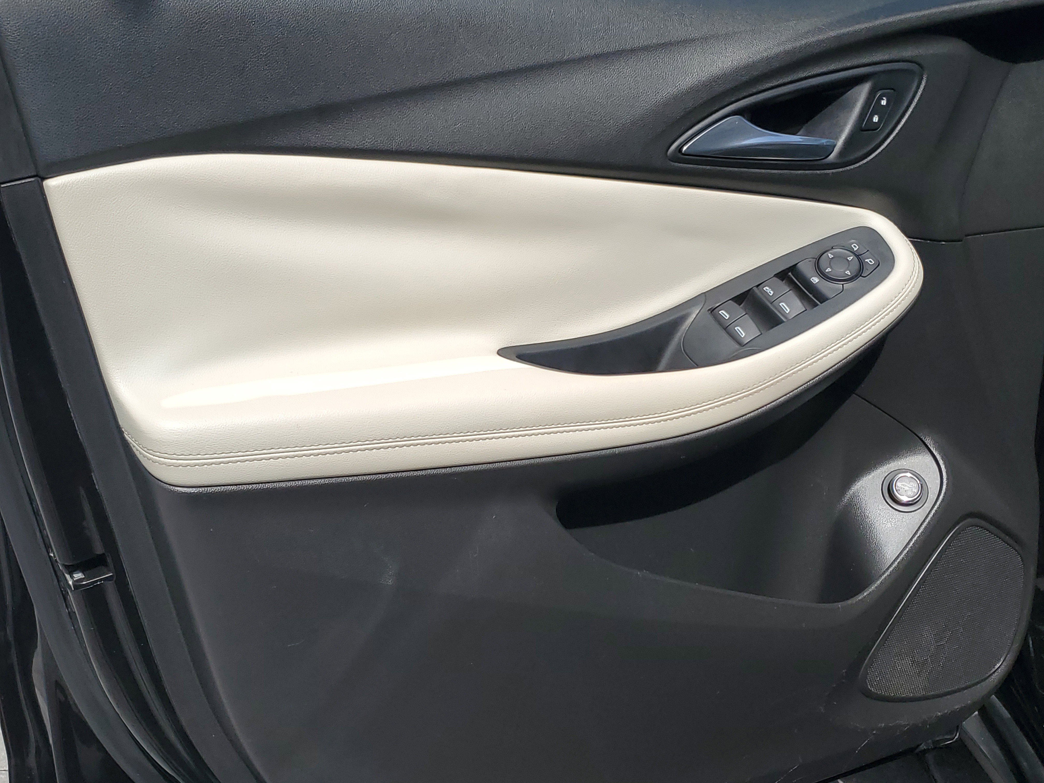 Used 2020 Buick Encore GX Select image 16