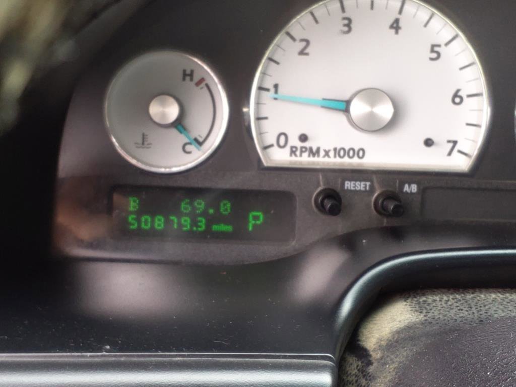 Used 2004 Ford Thunderbird Deluxe image 15