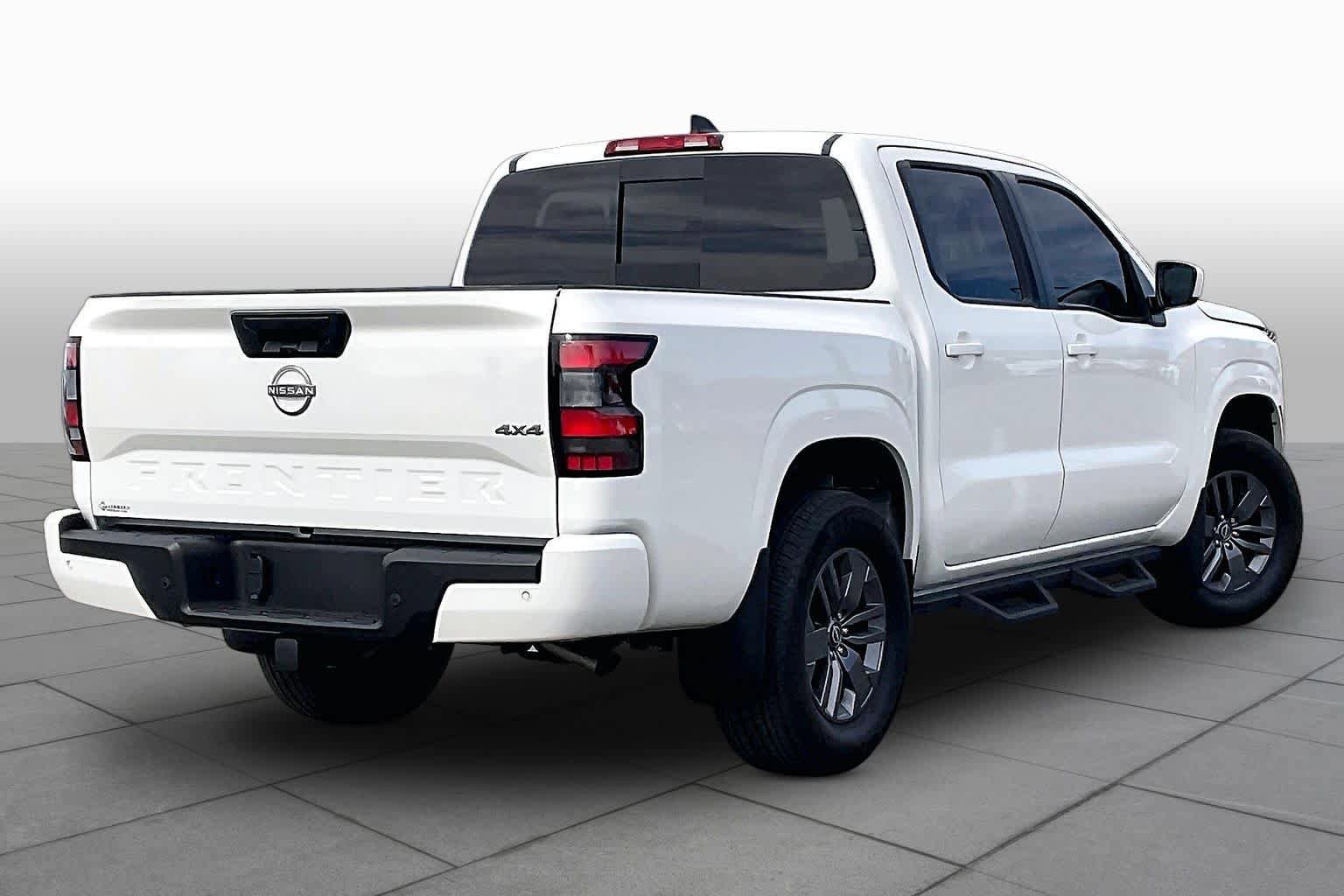 Used 2025 Nissan Frontier SV AWD/4WD image 12